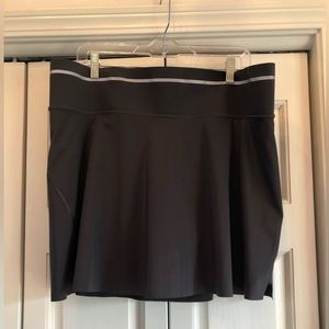 Athleta steel gray tennis/athletic skirt with built in shorts & ball holder, XLT
